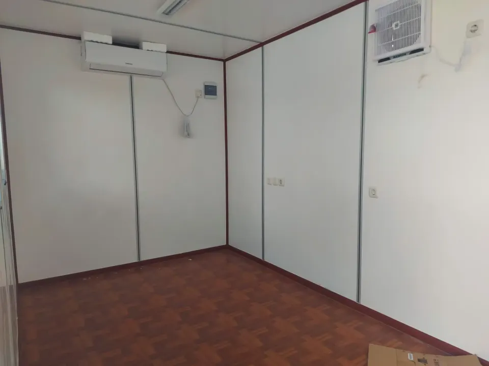 20ft Executive Office Container + Toilet — photo 4