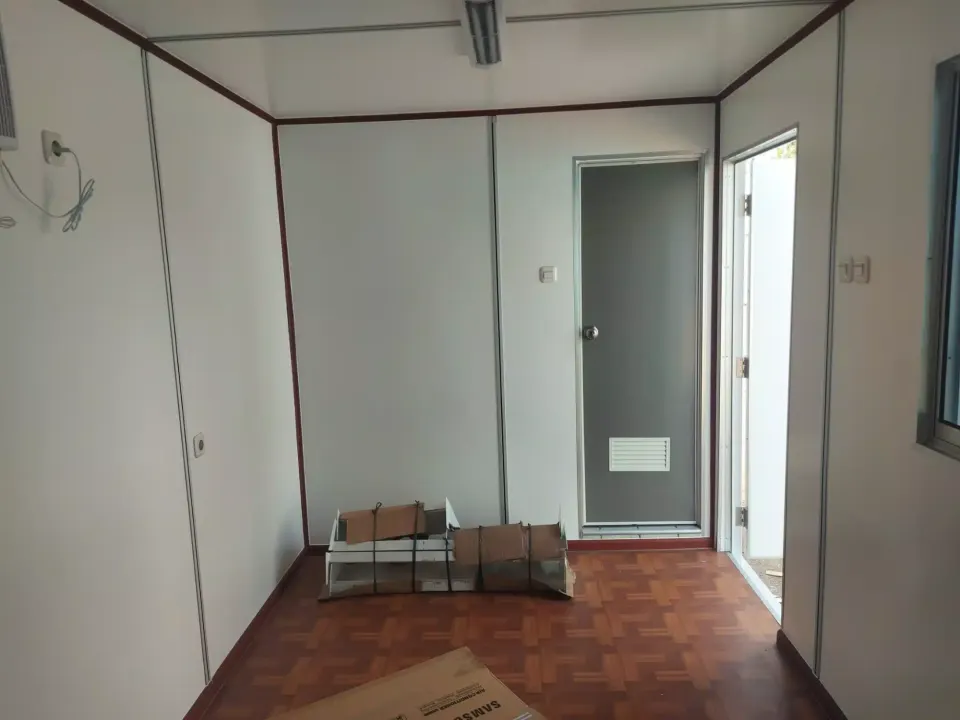 20ft Executive Office Container + Toilet — photo 5
